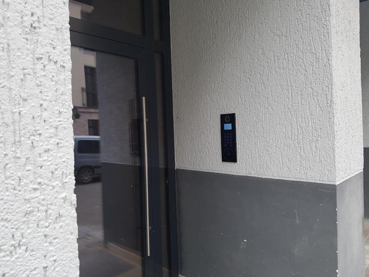 Happy Inn Egle, Self Check-In-24-7, A-C, Parking-In-The-Underground-Garage VNO Dış mekan fotoğraf